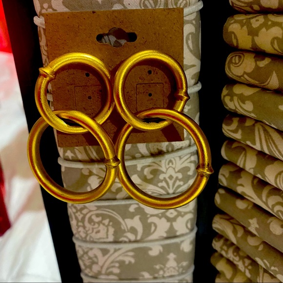 Jewelry - GOLD tone circles earrings **buy 2 , get 1 free earrings!!!!!!